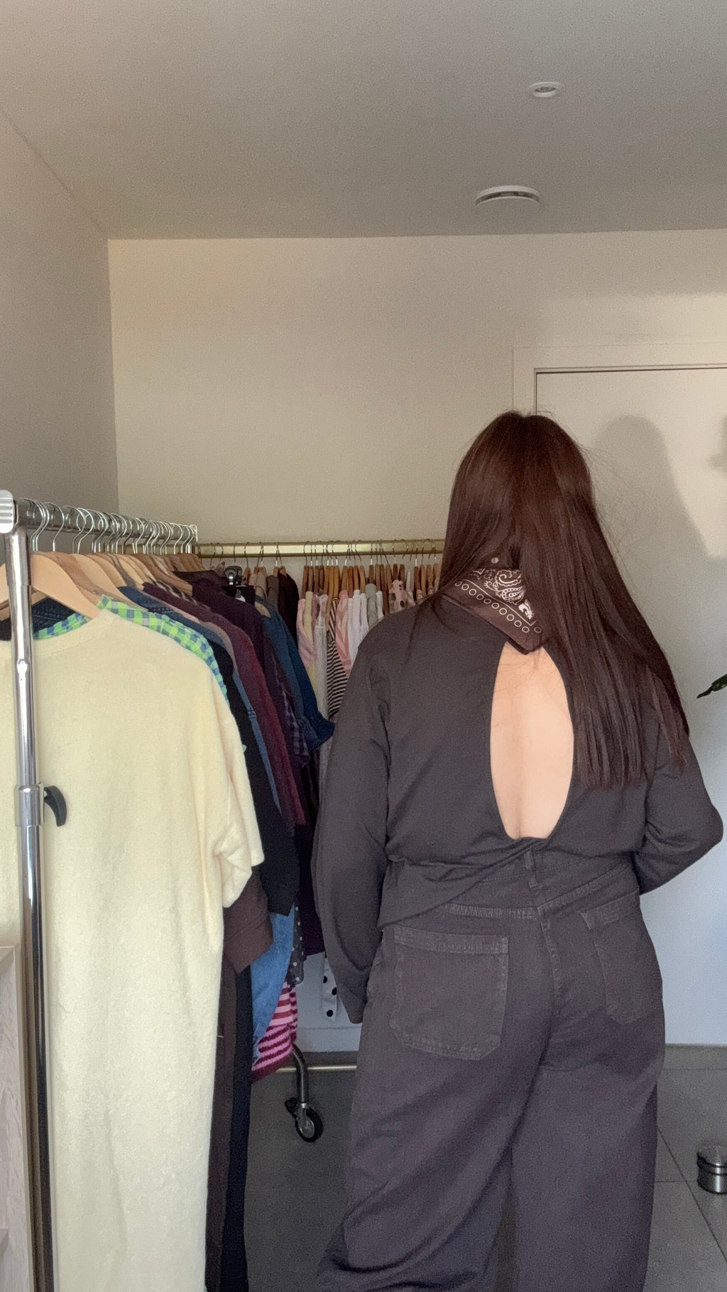 Longsleeve open back – brown
